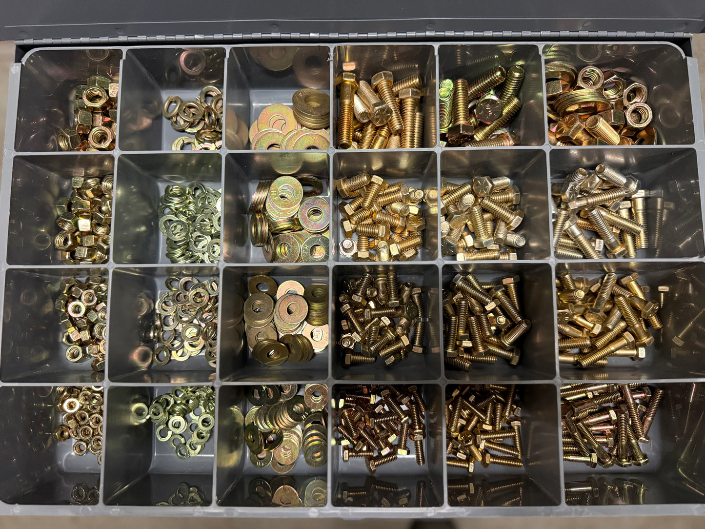 Gr. 8 SAE Hardware Assortment